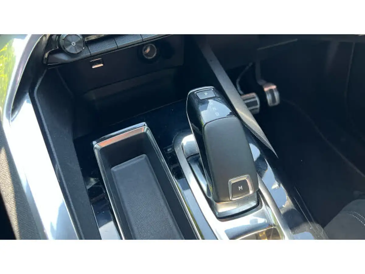 2021-peugeot-3008-suv-12-puretech-gt-eat8-big-12