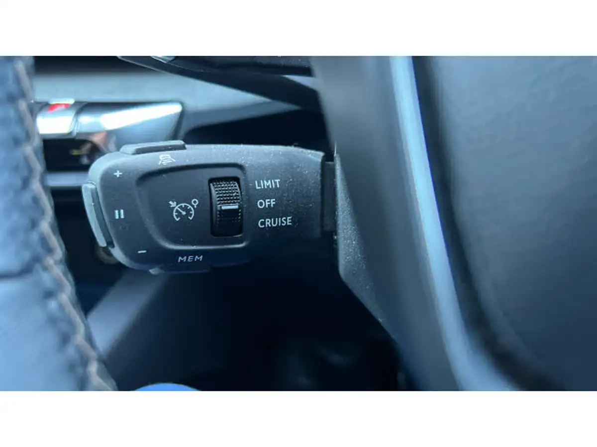 2021-peugeot-3008-suv-12-puretech-gt-eat8-big-40