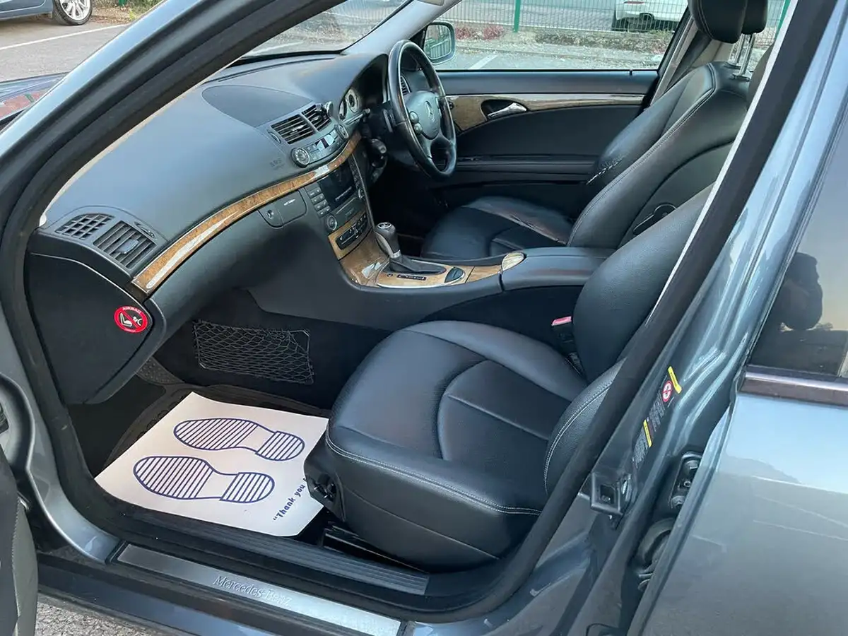 2007-mercedes-benz-e-class-30td-e280-sport-saloon-4d-big-12