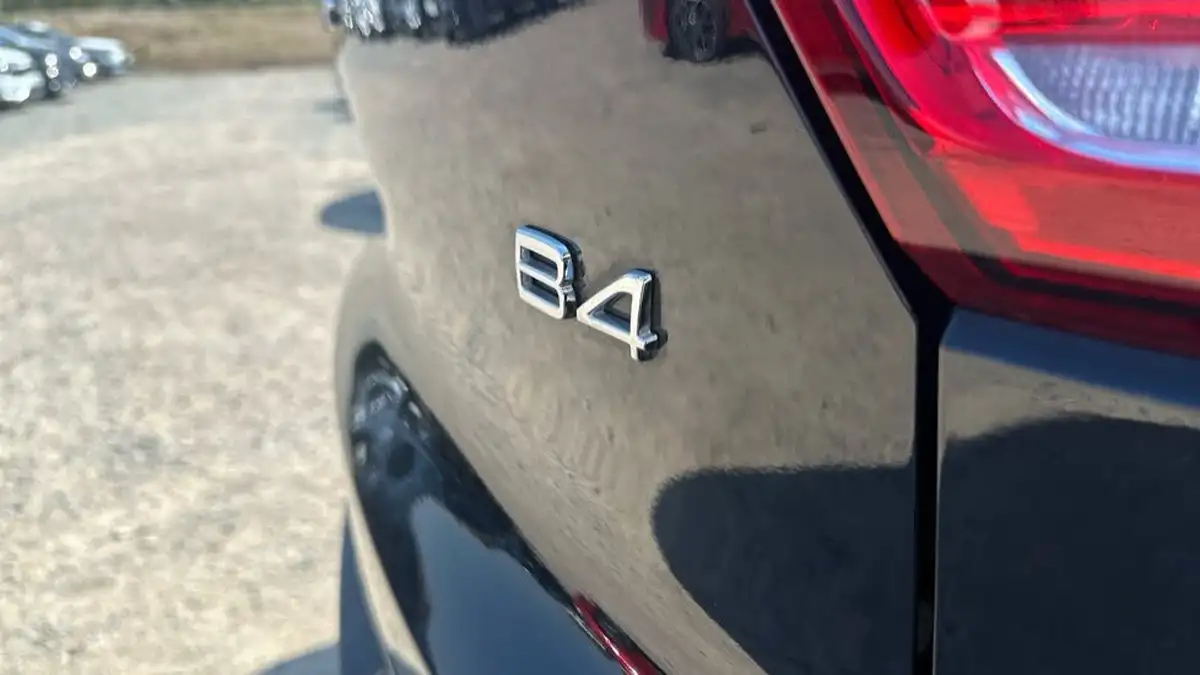 2022-volvo-xc40-20-b4-r-design-pro-big-36