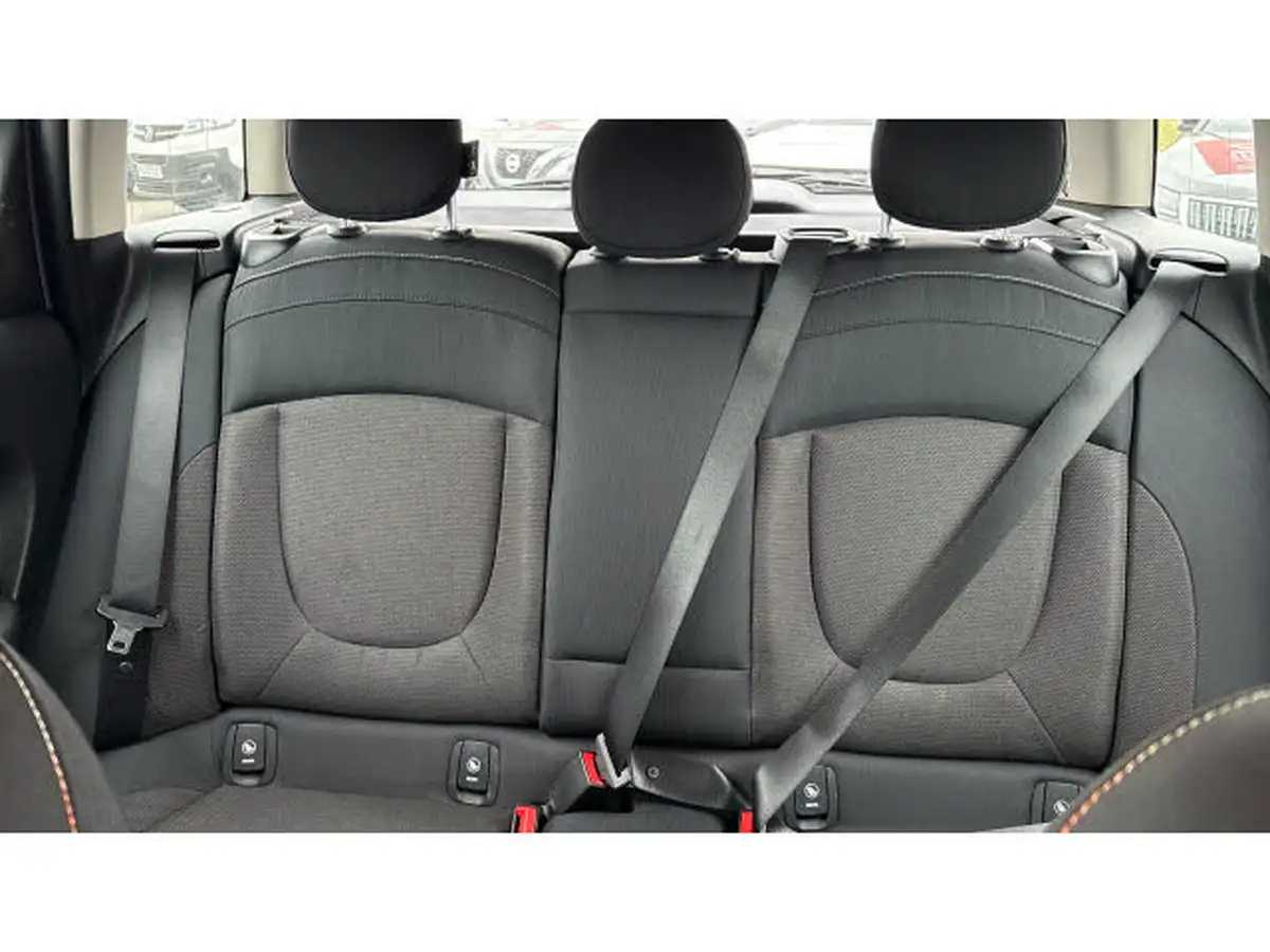 2021-mini-clubman-15-cooper-classic-auto-big-14