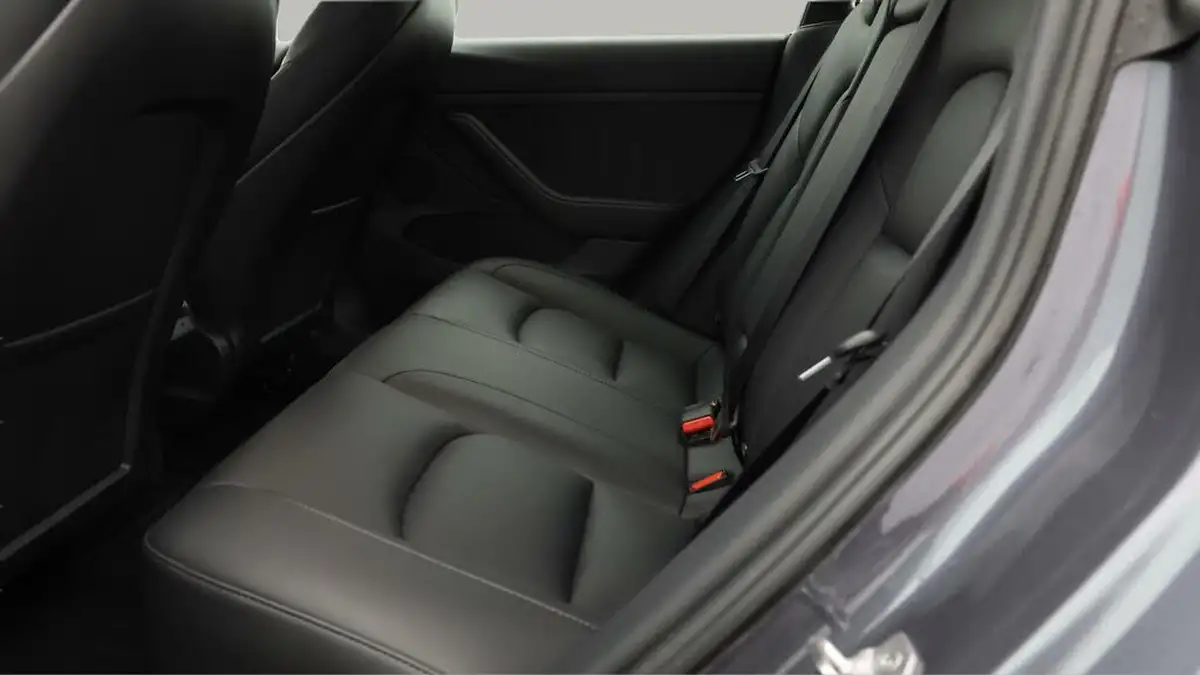 2021-tesla-model-3-e-long-range-awd-big-15