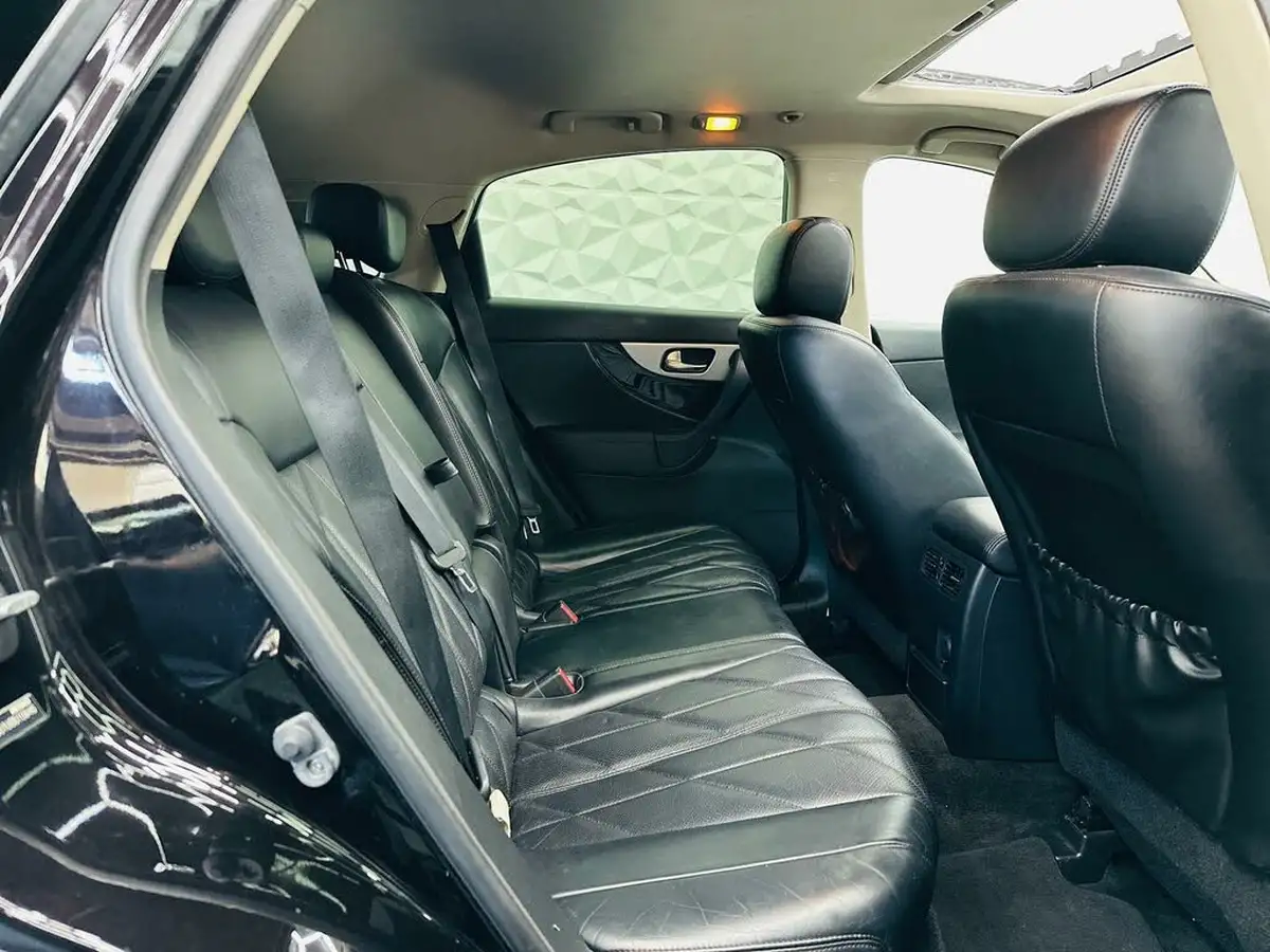 2014-infiniti-qx70-30td-gt-big-22