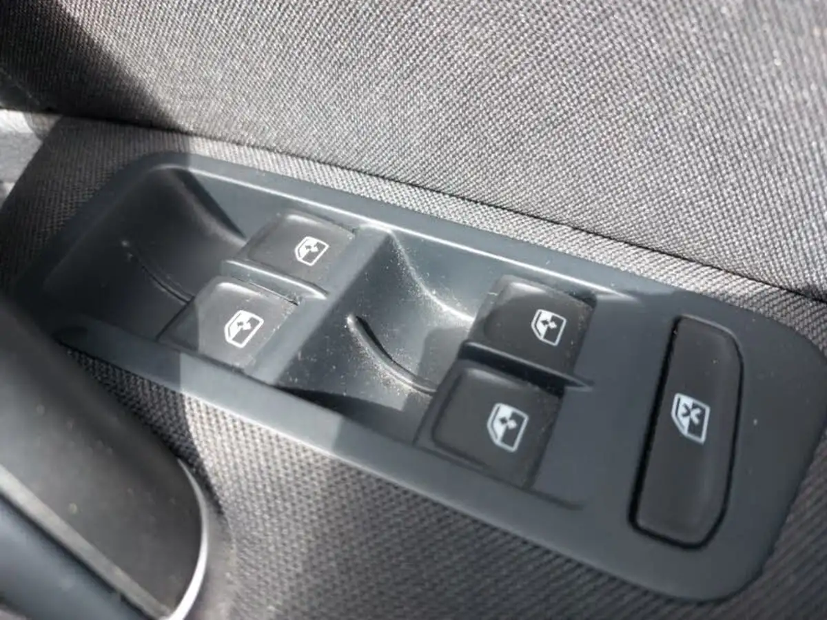 2019-volkswagen-golf-10-tsi-match-edition-hatchback-big-11