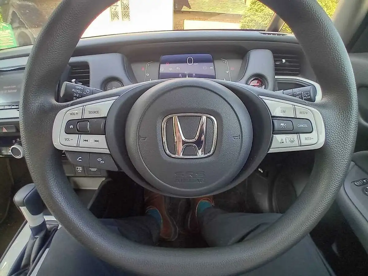 2022-honda-jazz-15-i-mmd-se-109ps-big-23