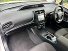 2021-toyota-prius-small-29