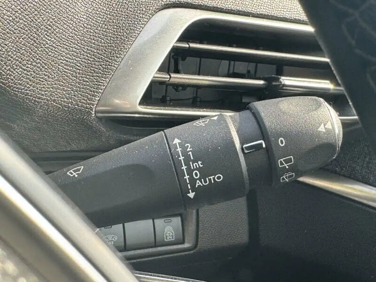 2018-peugeot-3008-suv-12-puretech-allure-big-15
