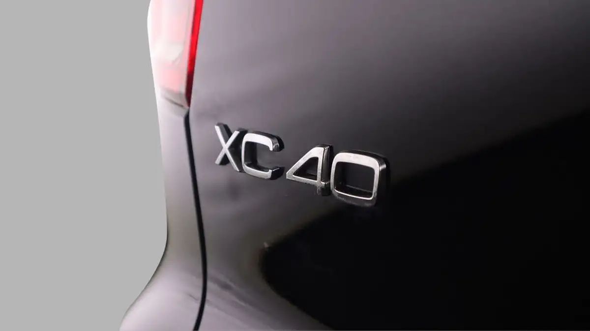 2021-volvo-xc40-15-t3-r-design-163bhp-big-21