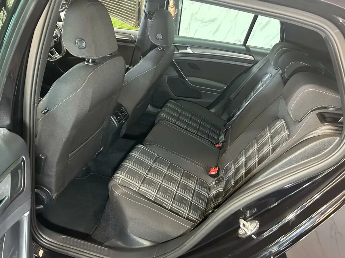 2018-volkswagen-golf-20tdi-gtd-hatchback-5d-dsg-big-22