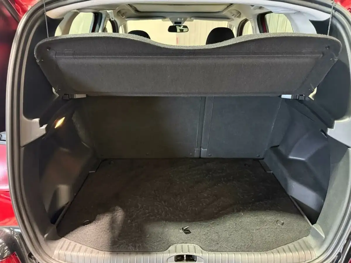 2017-citroen-c3-picasso-16bluehdi-platinum-big-17