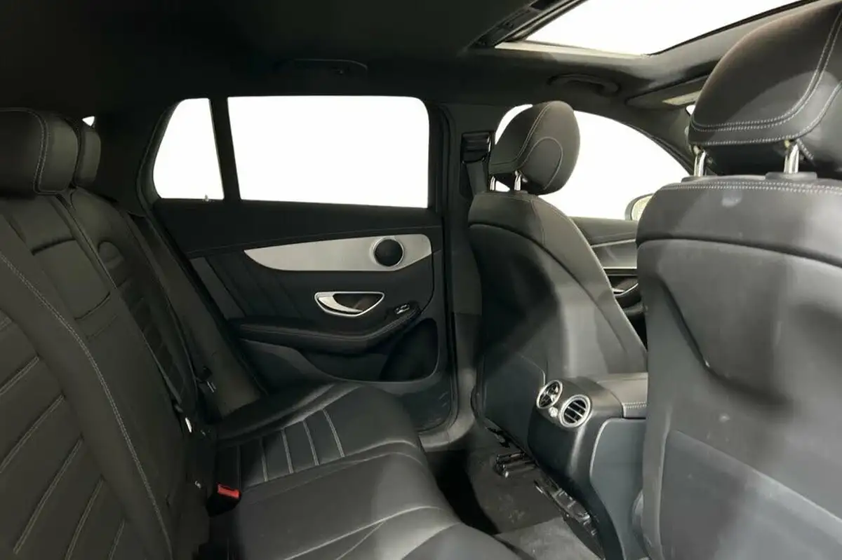 2022-mercedes-benz-eqc-e-eqc-400-amg-line-premium-big-9