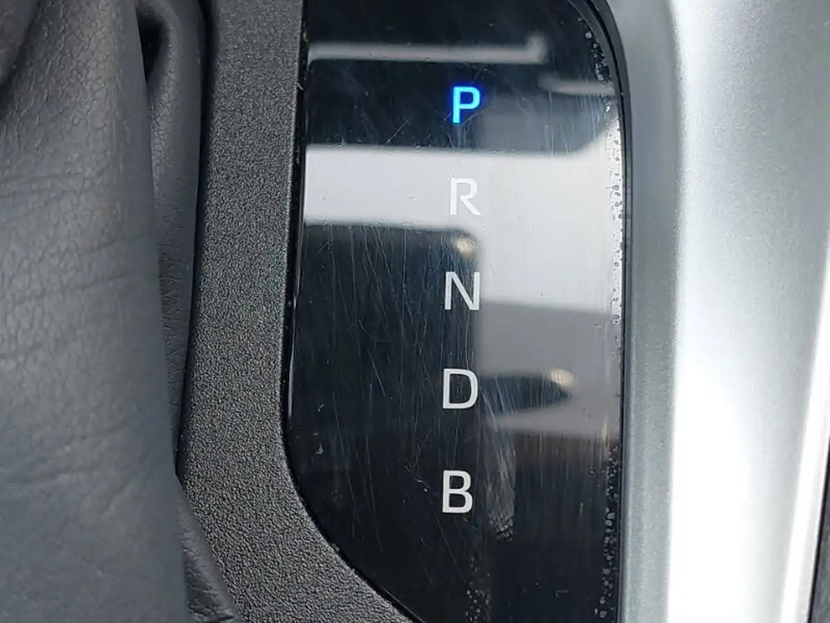 2022-toyota-yaris-15-vvt-i-design-panoramic-roof-big-12