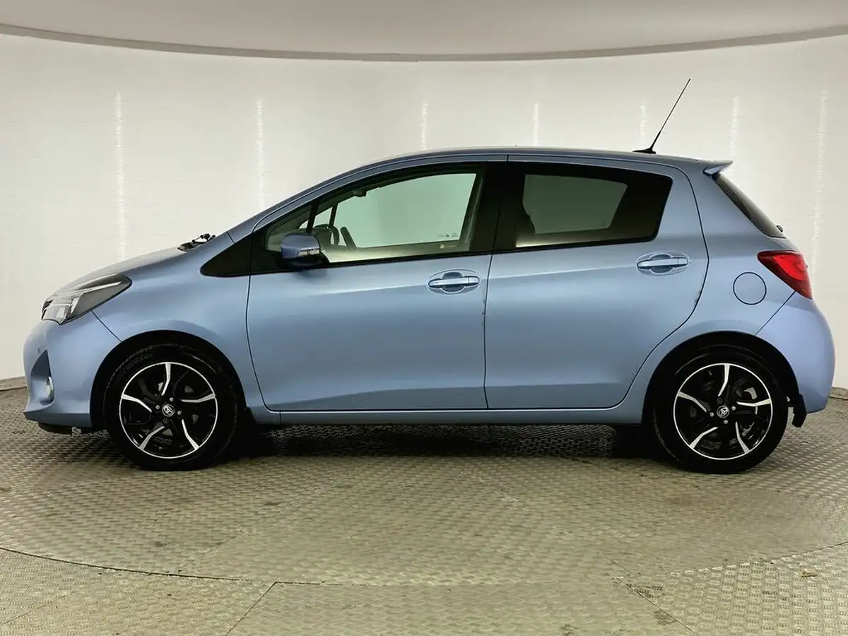 2016-toyota-yaris-133-design-tss-cvt-big-3
