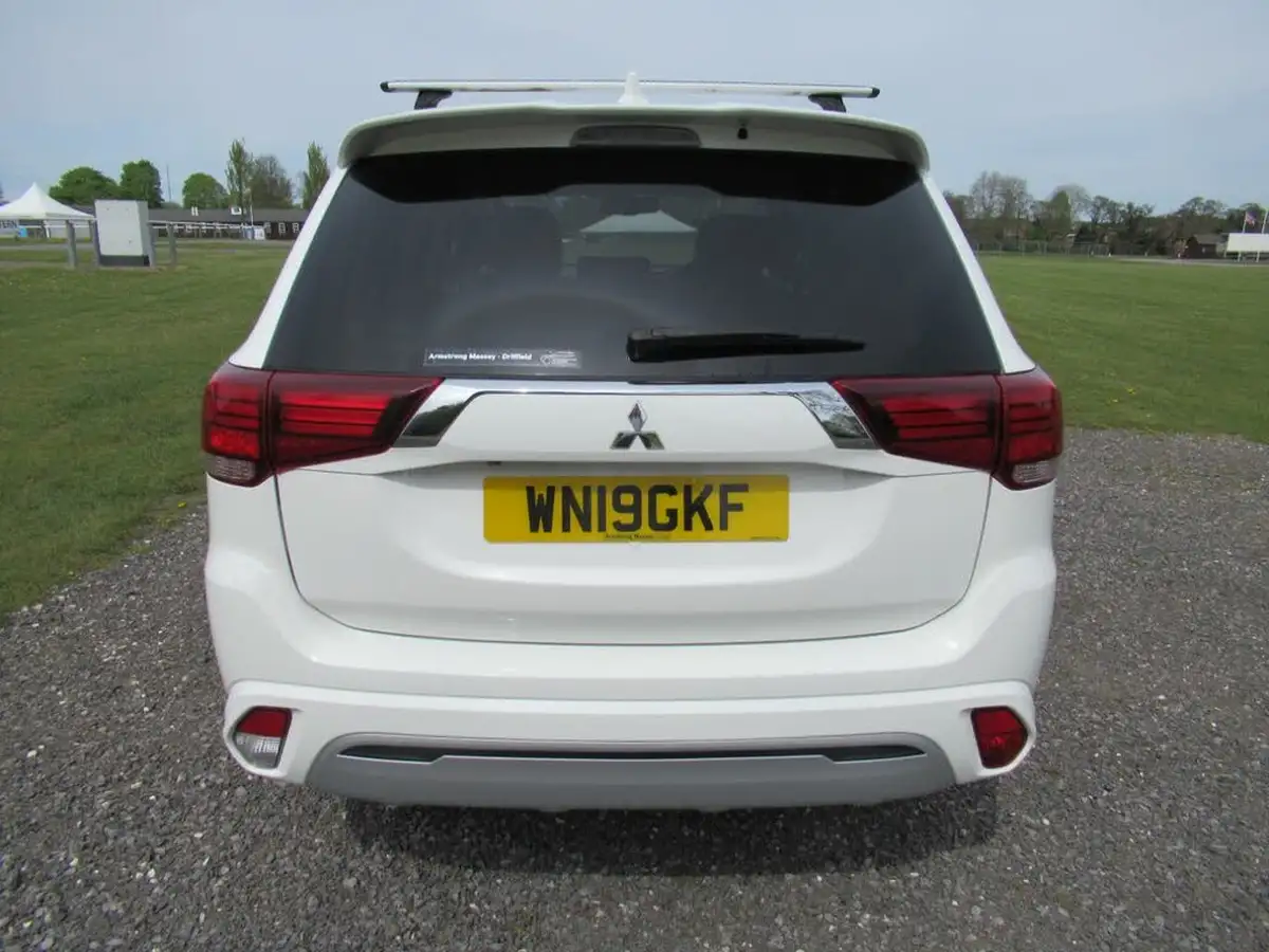 2019-mitsubishi-outlander-24-juro-phev-ss-big-4
