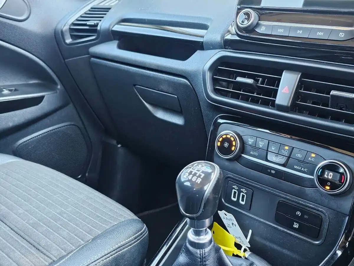 2018-ford-ecosport-10t-titanium-100ps-ss-big-33