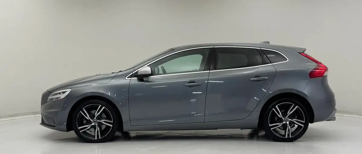 2019-volvo-v40-20td-d2-r-design-geartronic-big-1