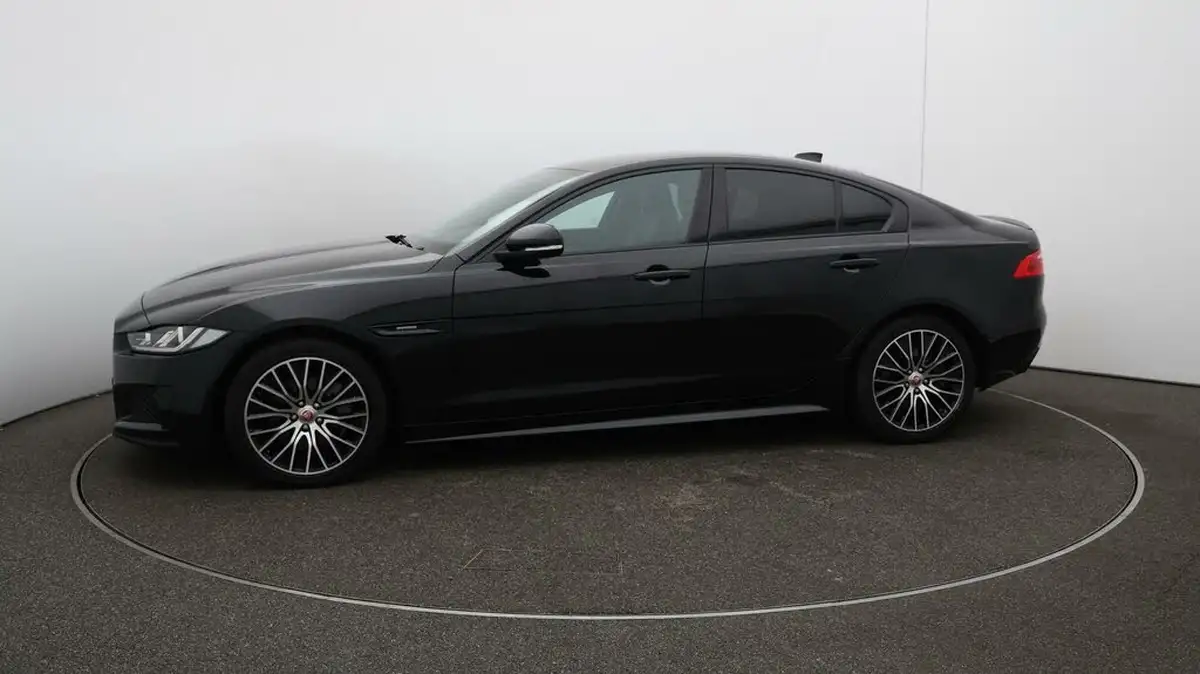 2019-jaguar-xe-20i-landmark-200ps-big-66