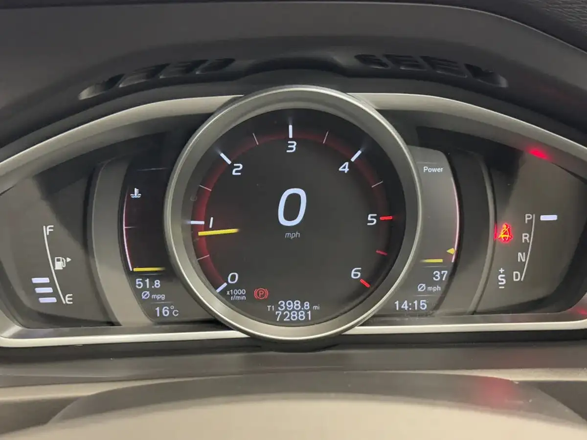 2019-volvo-v40-20td-d2-r-design-geartronic-big-25