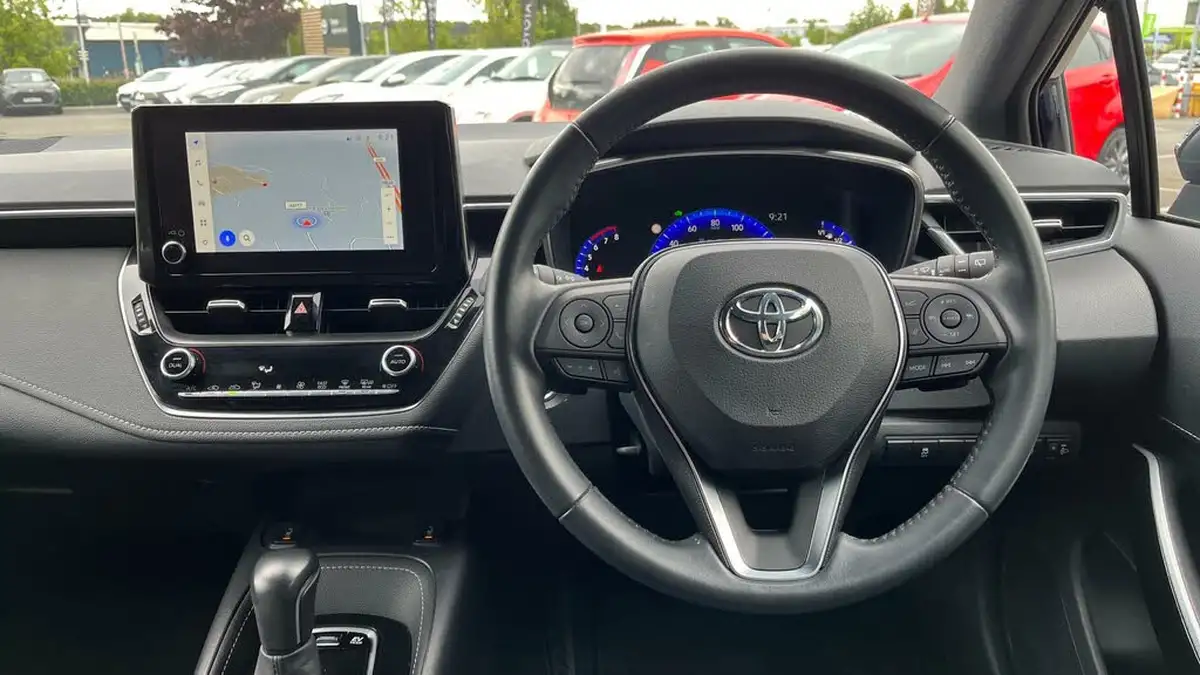 2022-toyota-corolla-20-vvt-i-design-181bhp-spare-wheel-hatchback-big-5