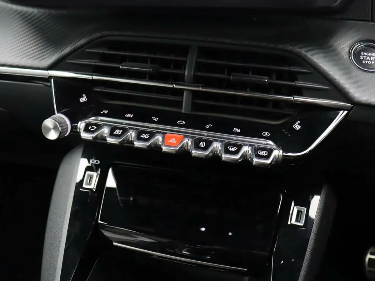 2021-peugeot-2008-suv-e-gt-premium-50kwh-big-29