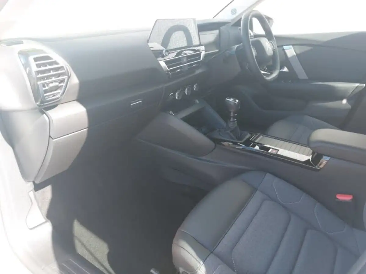 2024-citroen-c4-12-puretech-you-ss-big-4
