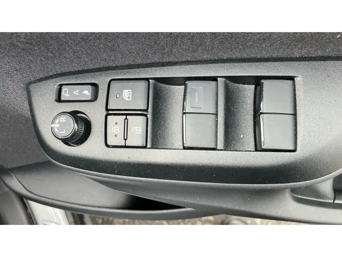 2024-toyota-yaris-cross-15-vvt-i-excel-awd-i-big-28