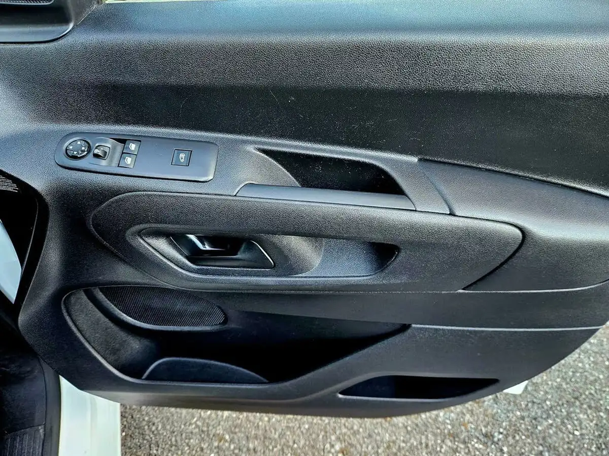 2020-peugeot-partner-15-bluehdi-1000-professional-100ps-eu6dt-panel-big-14