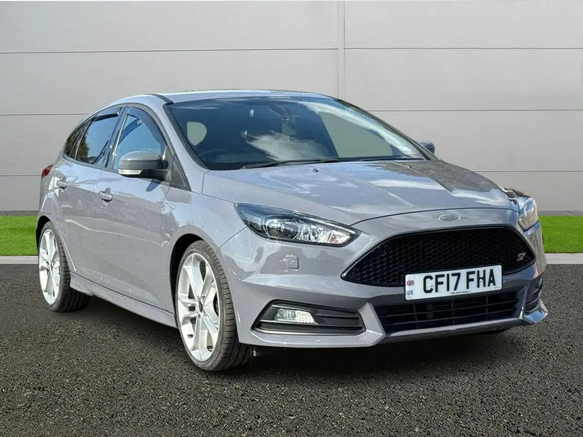 2017-ford-focus-20tdci-st3-hatchback-big-0