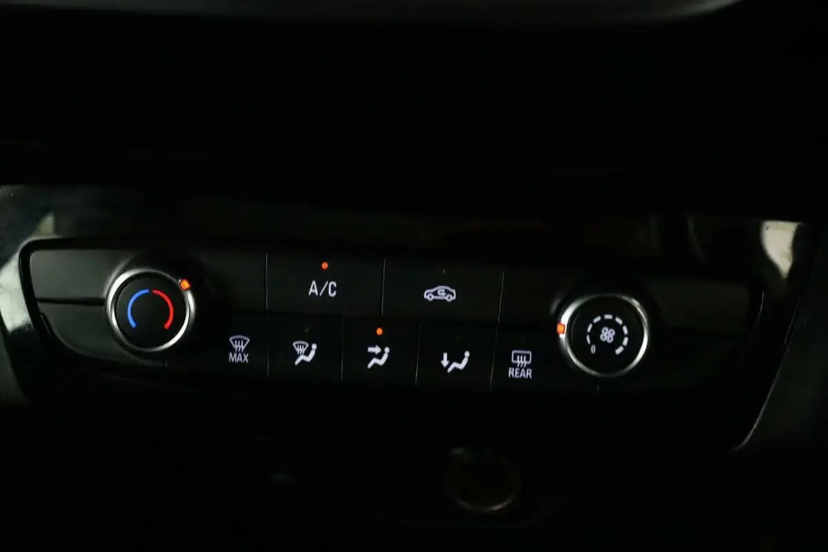2021-vauxhall-corsa-12i-se-big-22