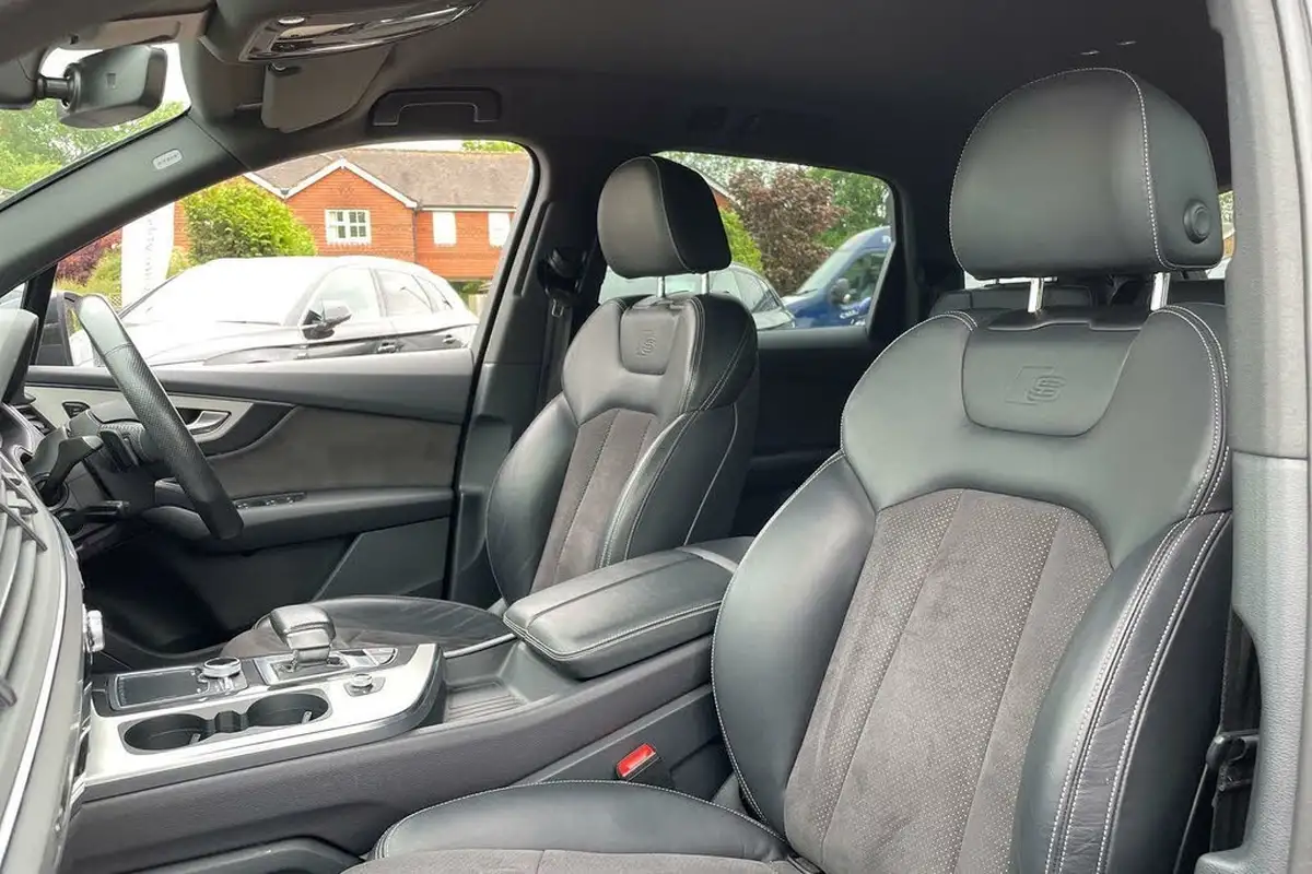 2018-audi-q7-30-50-tdi-s-line-big-27