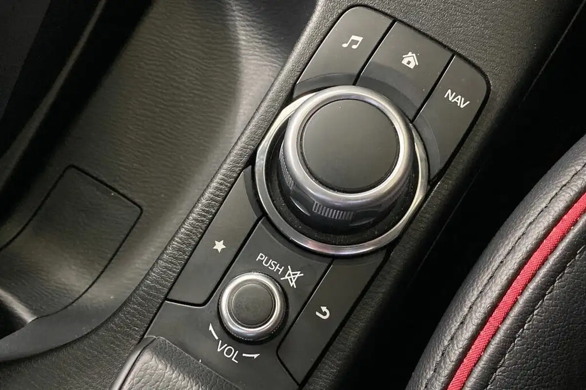 2024-mazda-mazda2-15-e-skyactiv-g-homura-aka-90ps-big-29