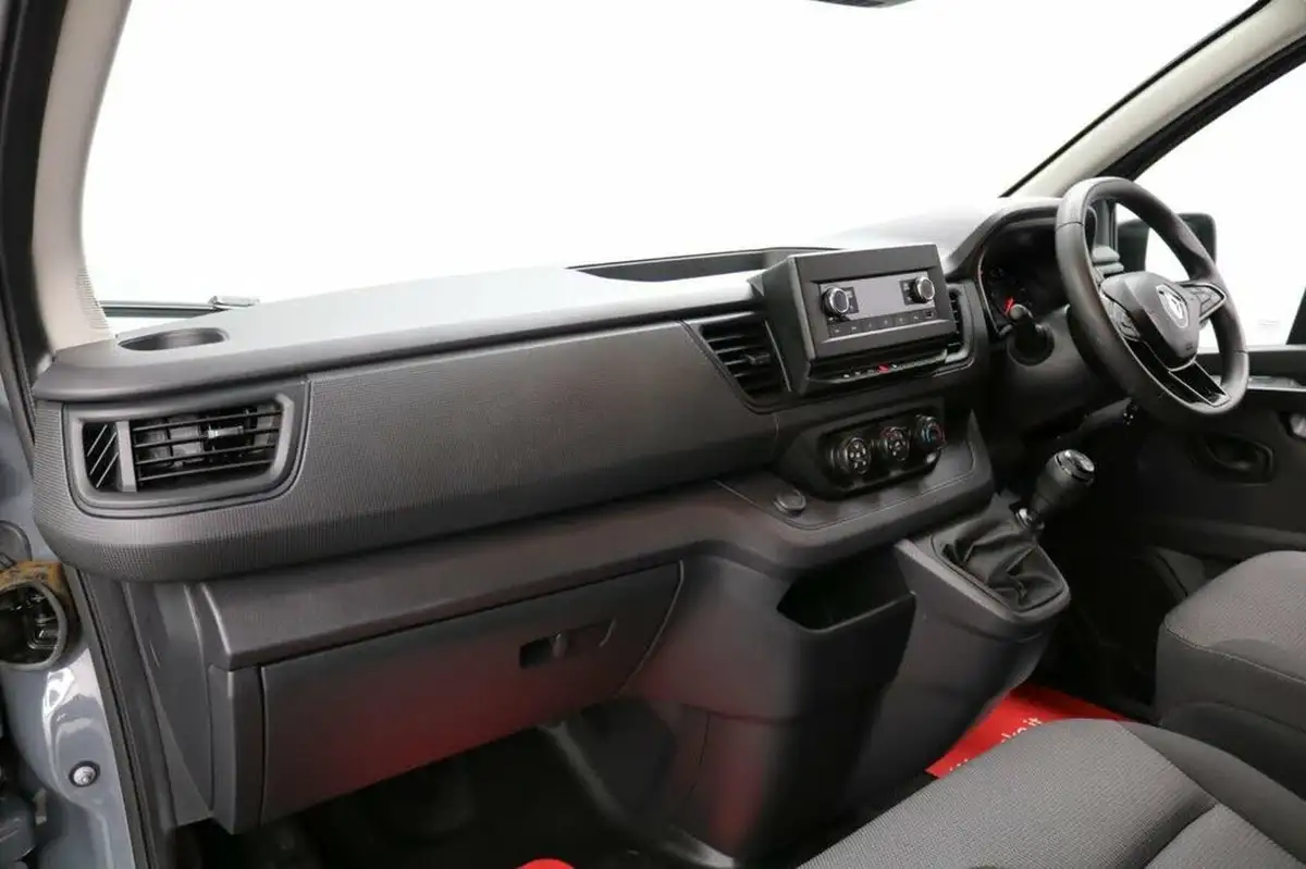 2022-renault-trafic-20dci-sl28-130-business-big-23