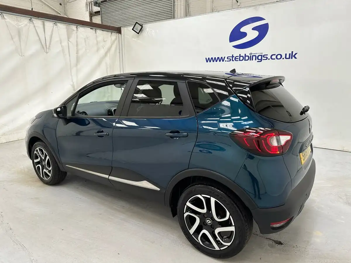 2018-renault-captur-09-tce-iconic-big-4