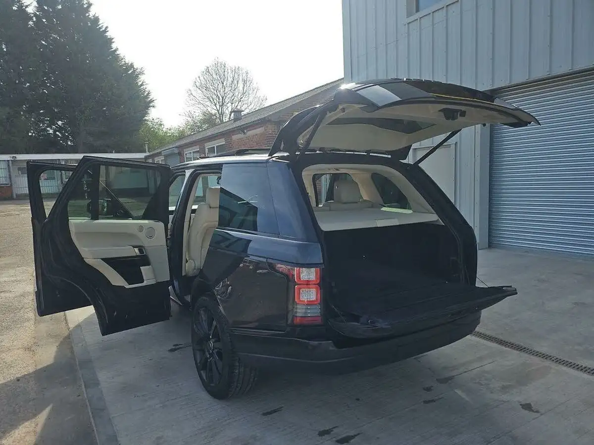 2014-land-rover-range-rover-30tdv6-vogue-big-21