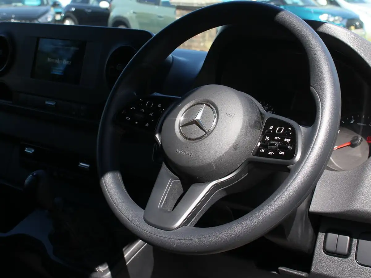2024-mercedes-benz-sprinter-20cdi-315-l2h1-premium-big-40
