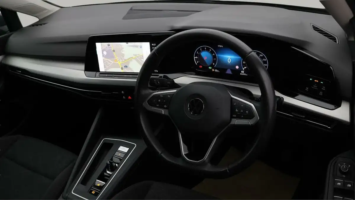 2021-volkswagen-golf-15-etsi-life-150ps-hatchback-big-10