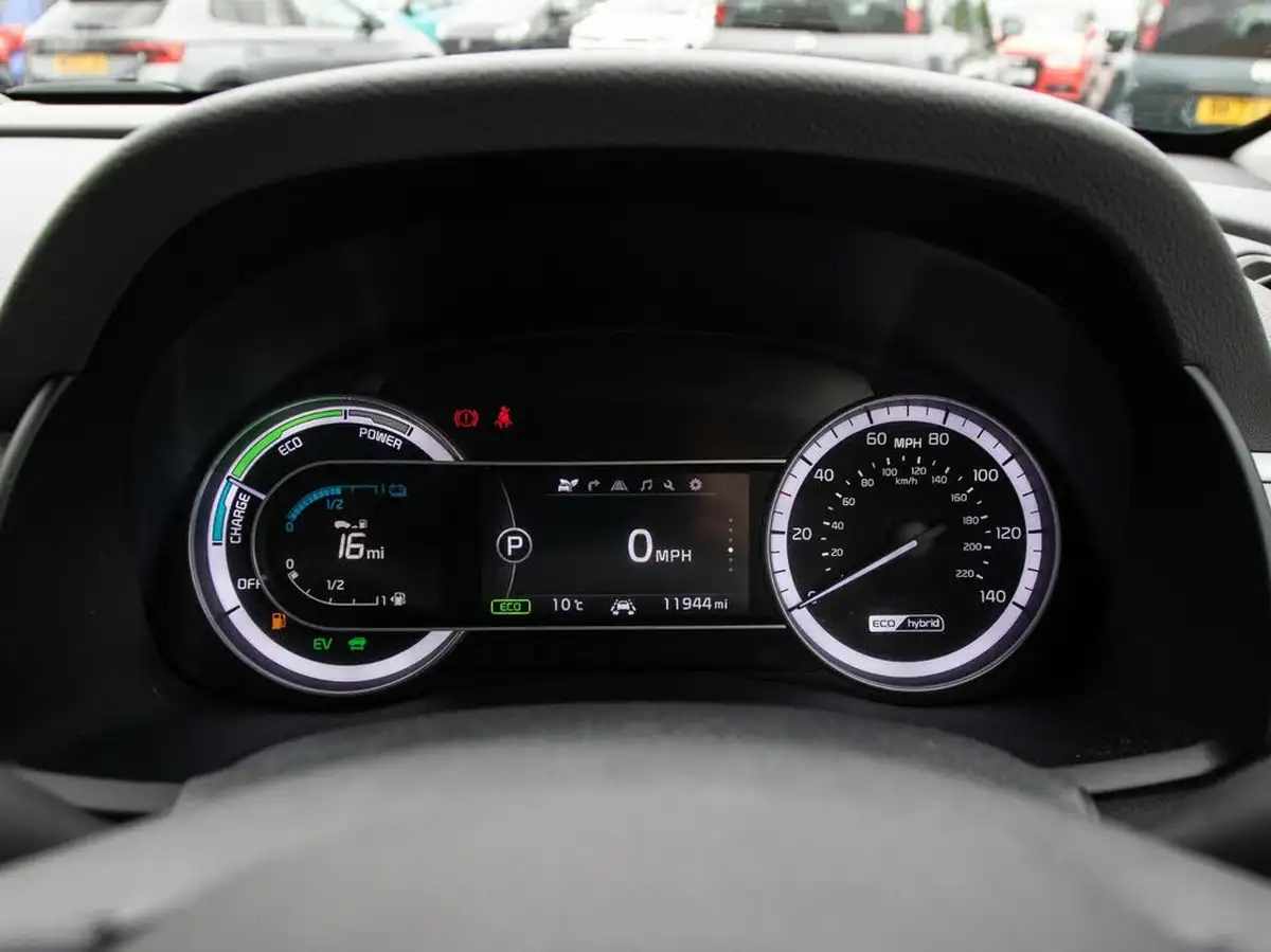2017-kia-niro-16-gdi-first-edition-big-15