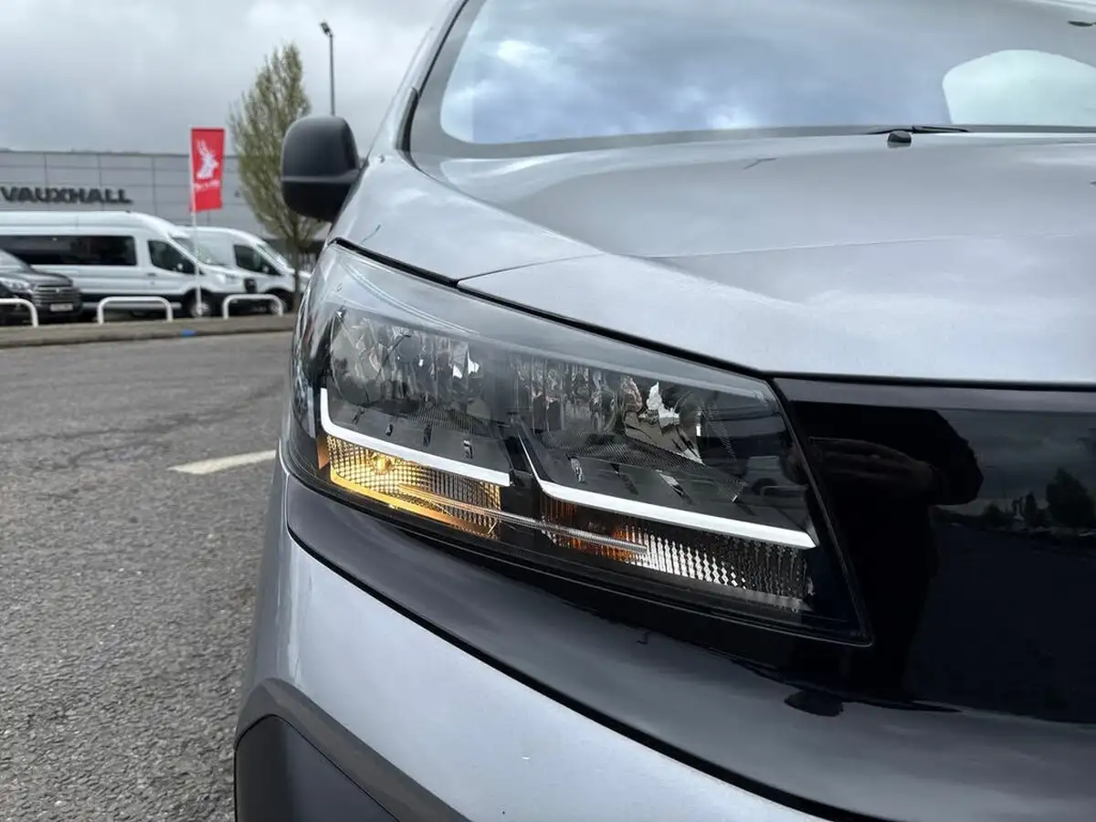 2024-vauxhall-vivaro-15td-prime-big-20