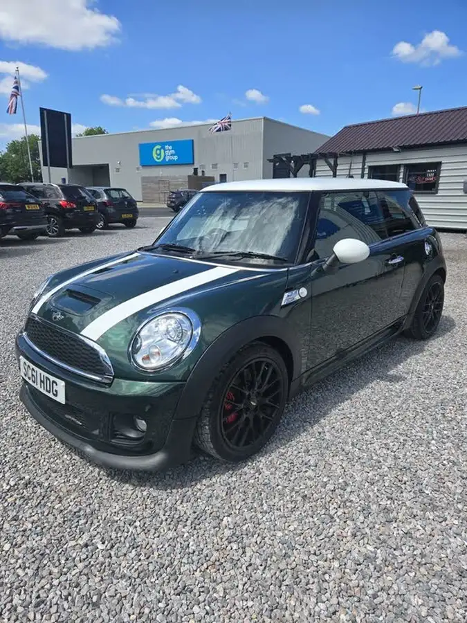 2012-mini-cooper-16-john-cooper-works-hatchback-3d-big-0
