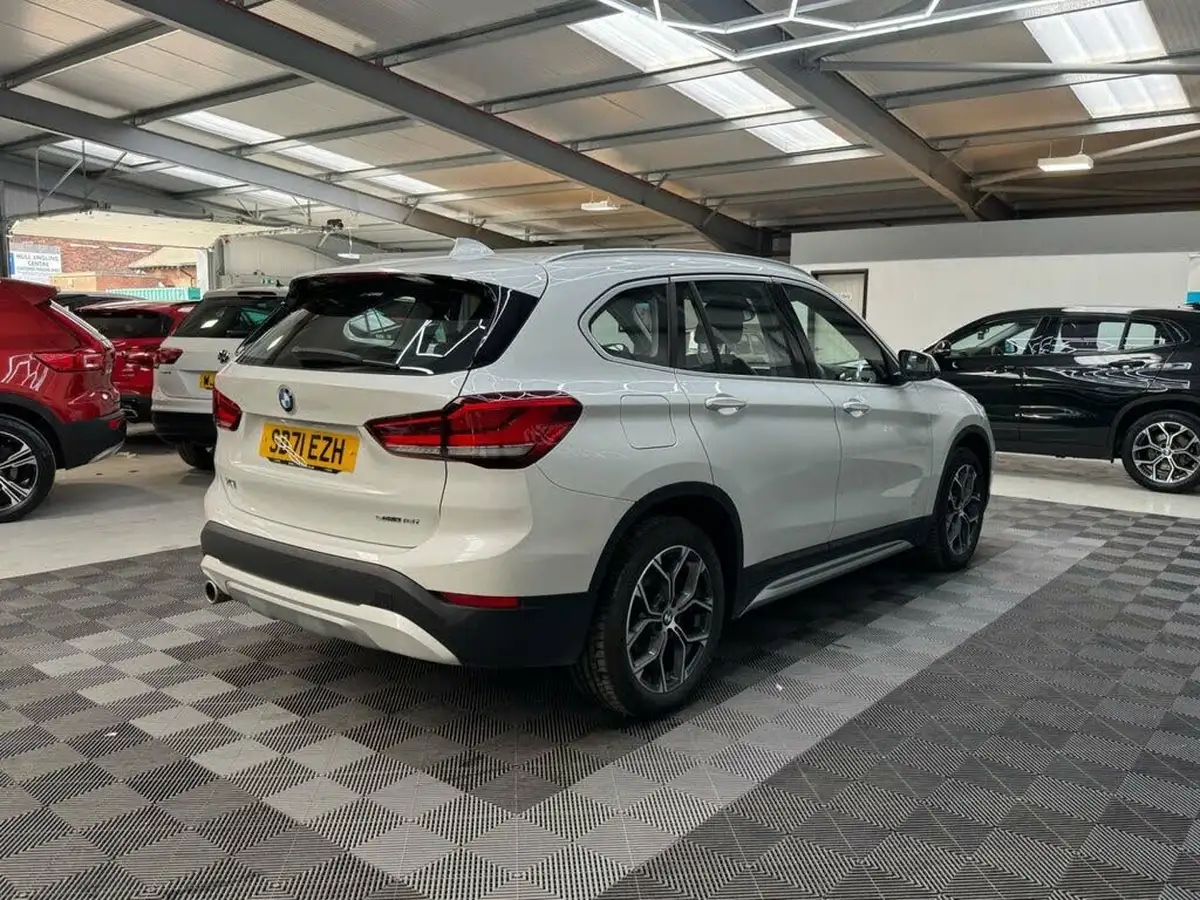 2021-bmw-x1-15-sdrive18i-xline-big-14
