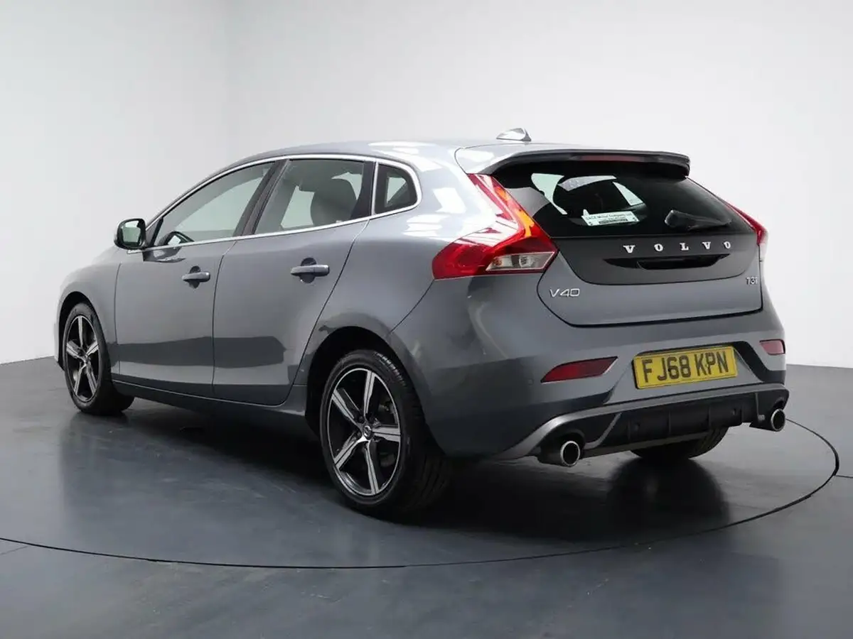 2018-volvo-v40-20-t3-r-design-nav-plus-big-8