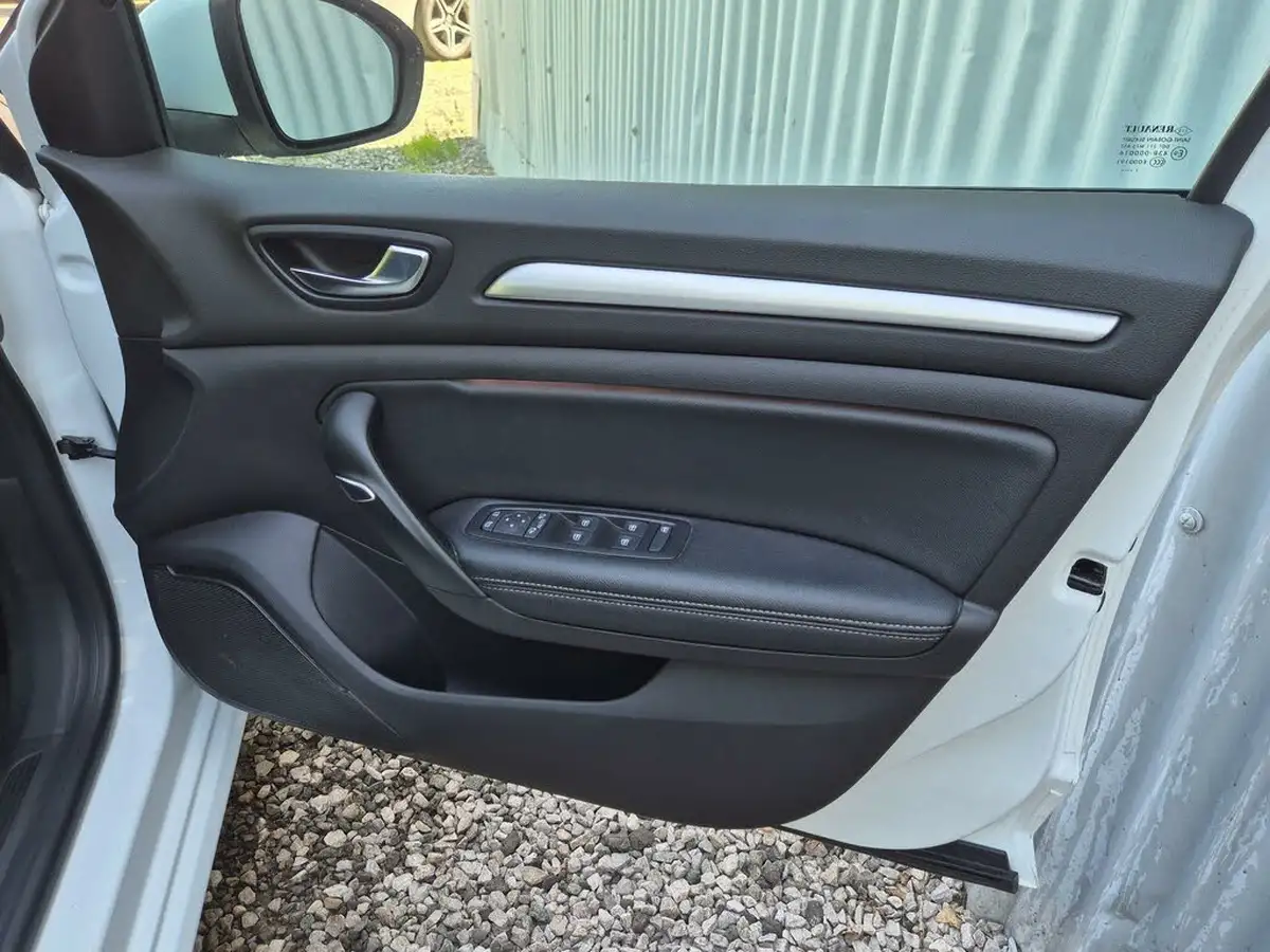 2021-renault-megane-15dci-iconic-sport-tourer-big-14