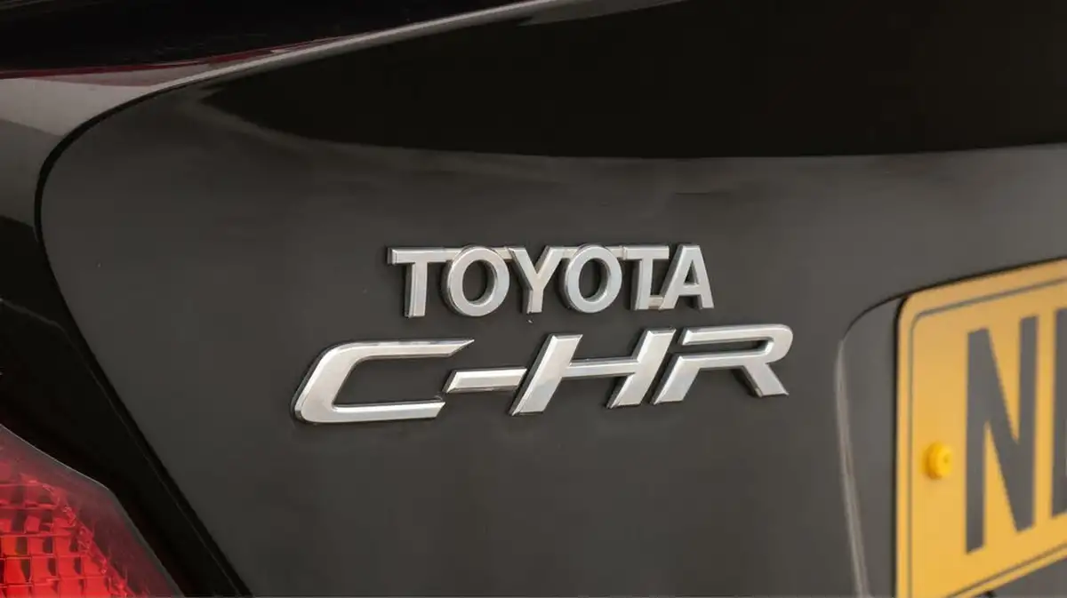 2020-toyota-c-hr-18-vvt-i-icon-parking-pack-big-21