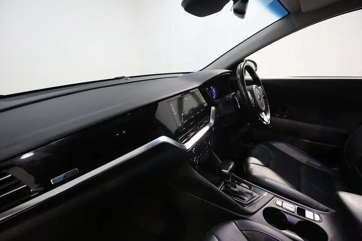2020-kia-niro-16-gdi-4-big-24