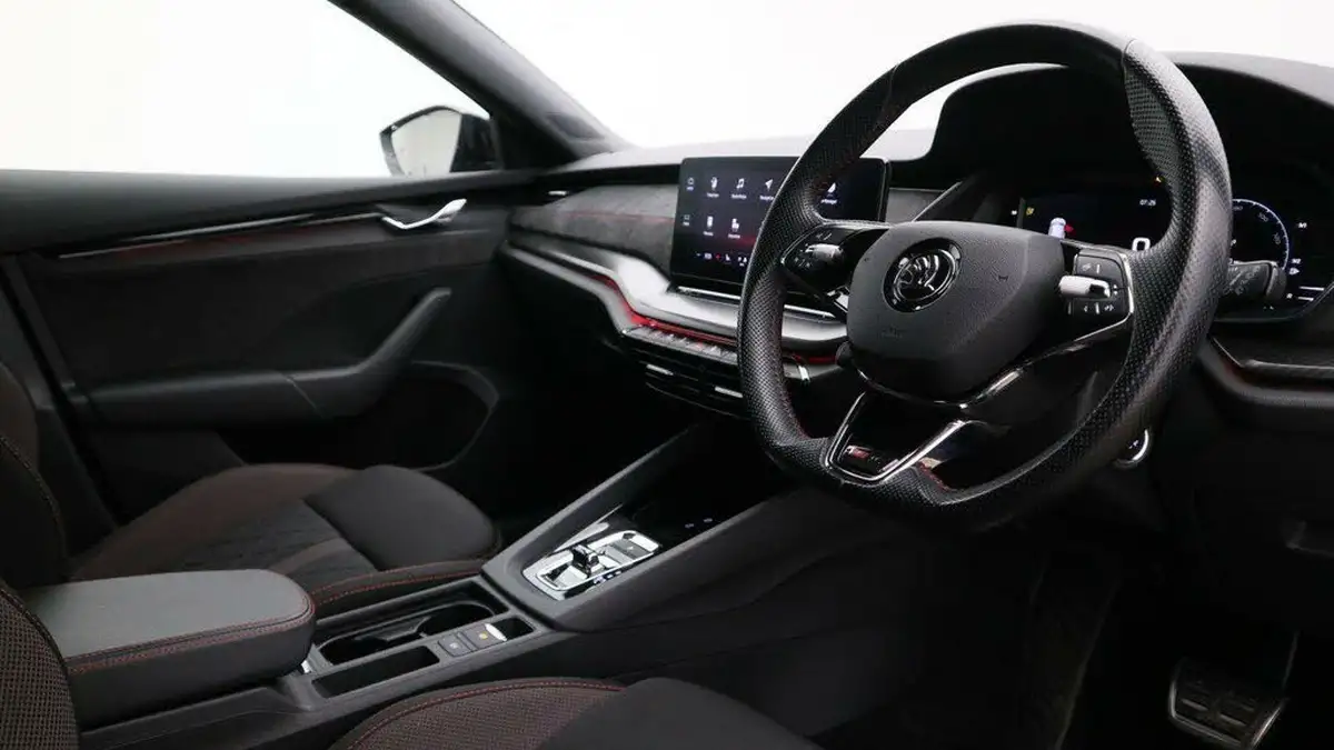 2021-skoda-octavia-14-tsi-vrs-estate-big-9