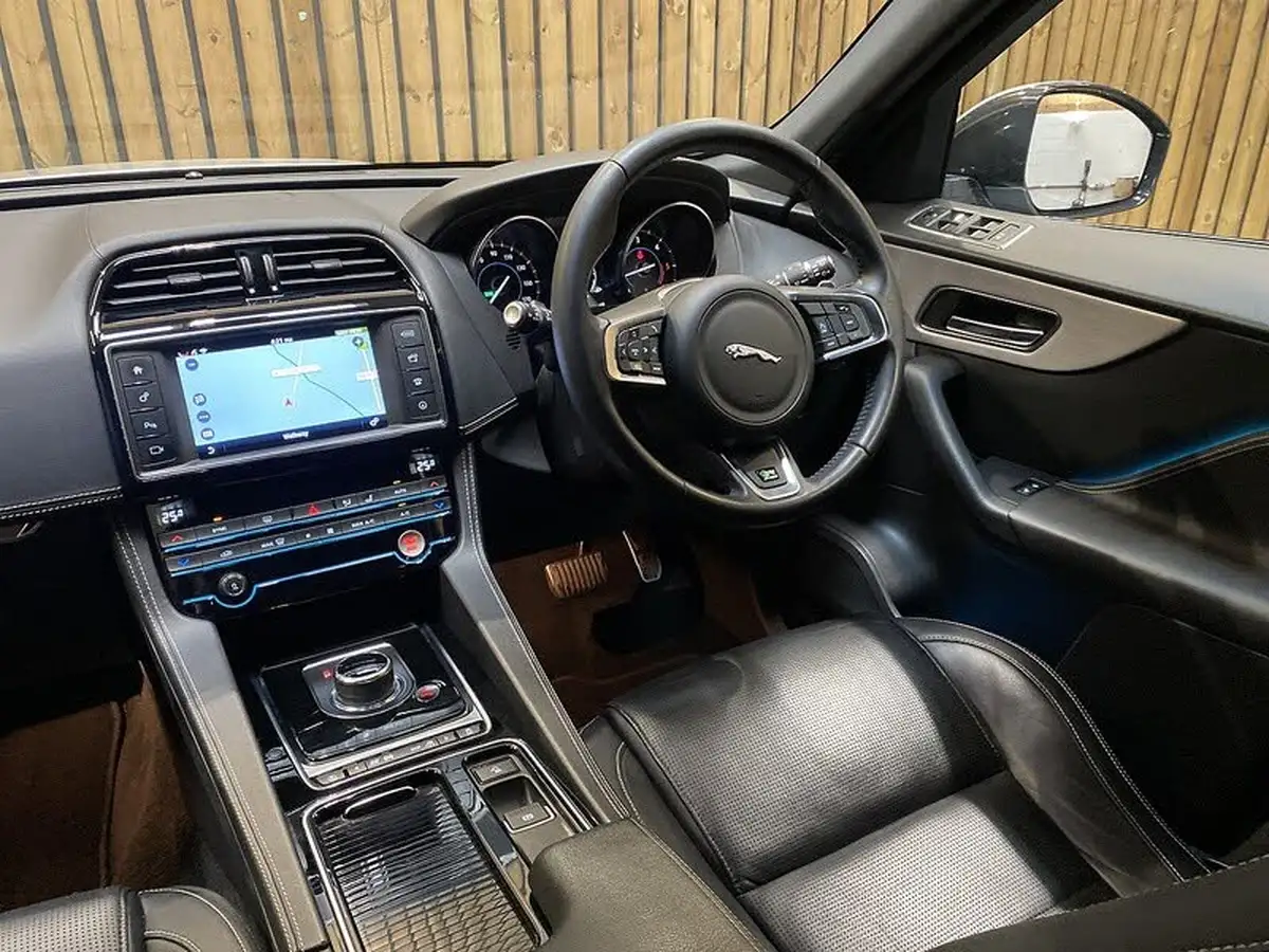 2018-jaguar-f-pace-20-i4d-r-sport-180ps-awd-auto-big-5