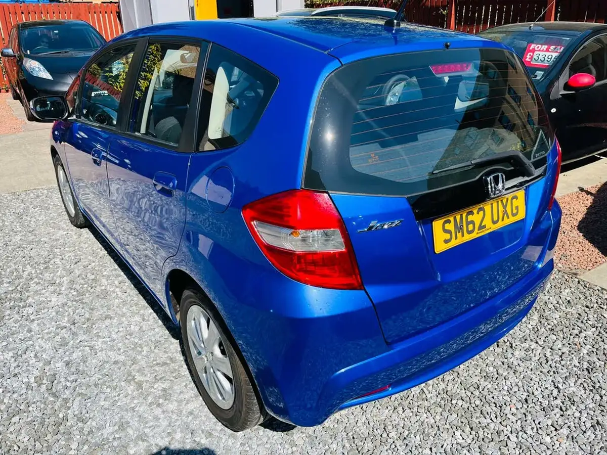2012-honda-jazz-14-es-big-5