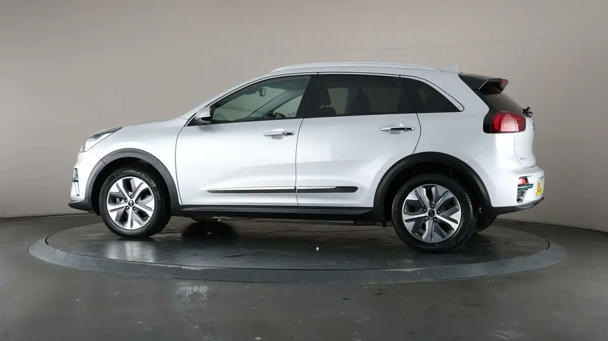 2021-kia-e-niro-ev-4-big-78