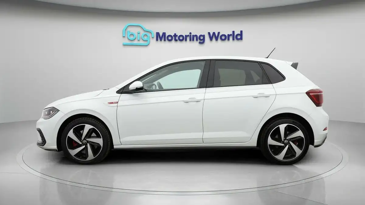 2023-volkswagen-polo-big-3