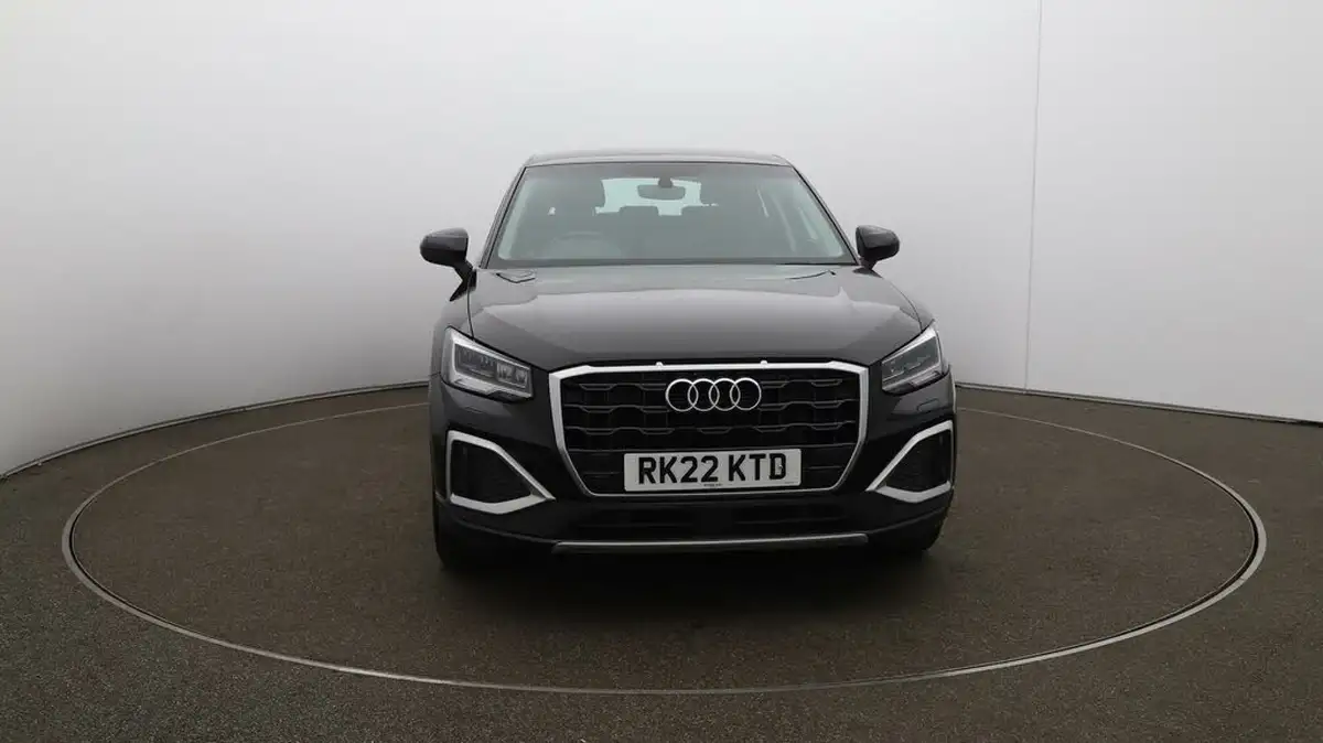 2022-audi-q2-10-30-tfsi-sport-big-36